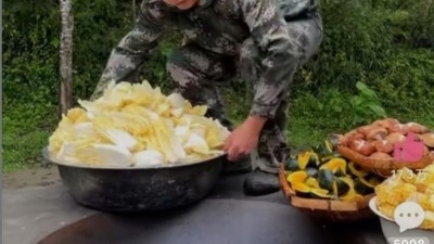 부대찌개를 만들어본 중국 틱톡커