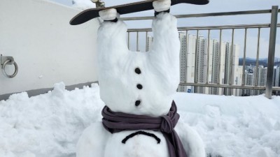 친구가 만든 눈사람좀 봐주라~~(+한개더추가)