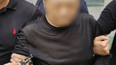 형사님 감사합니다...동생 살인 60대, 법정서 부실 수사 경찰에 꾸벅