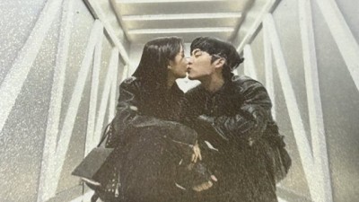 바이럴 바케팅 의혹을 받는 드라마.