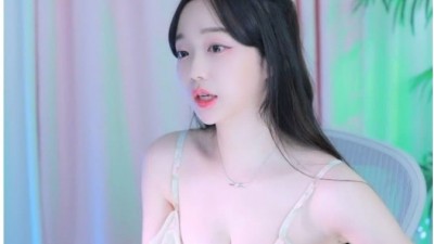 (약후) 폼 좋은 여캠 러아] 핑크 꽃원피스 가슴 잡고 털기