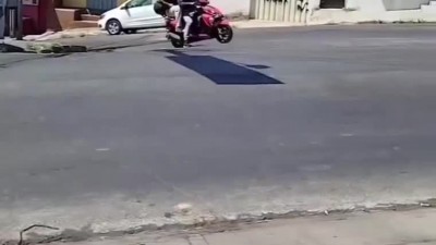 살짝 떠 있는 건 줄 알았잖아