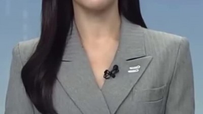 상반신 나오는 뉴스 앵커 복장ㄷㄷ