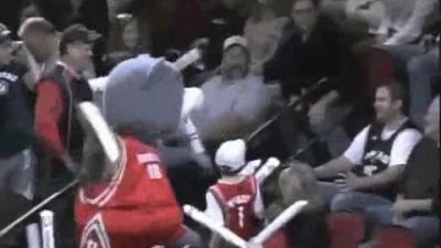 ??? : 저 x끼야 저 x끼~.gif